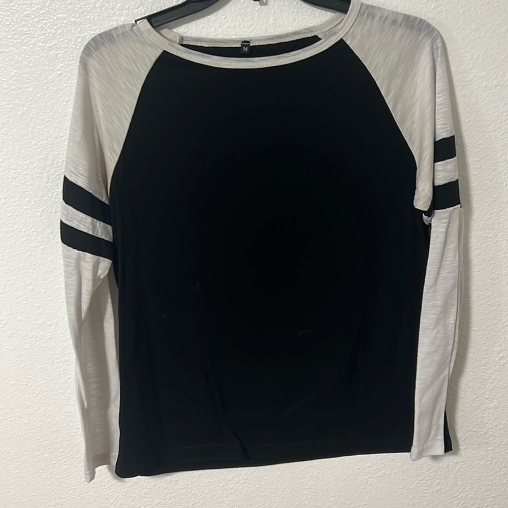 Black and White Medium tee